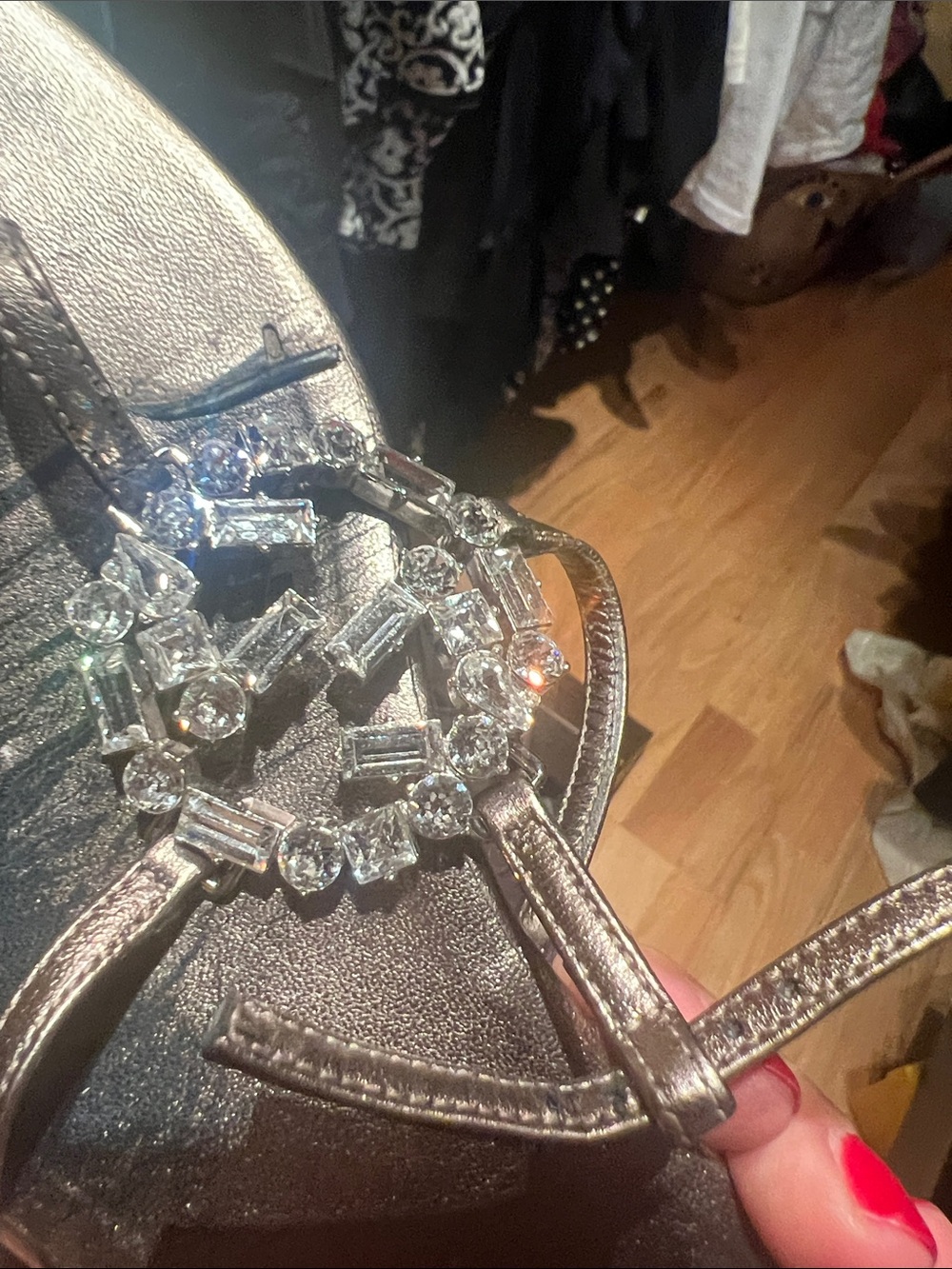 Gucci Metallic Black Crystal T-Shaped Strap Sandals - Picture 6 of 7